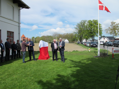 “The sugar beet girls” sculpture is the new landmark for the Museum Polish Barrack 