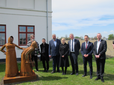 Roepige-skulptur nyt vartegn for Museum Polakkasernen